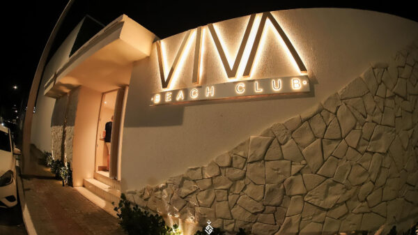Viva Beach Club acaba de iniciar suas atividades na Praia Brava, em Itajaí/SC, trazendo a vibe de um beach club com cardápio sofisticado.