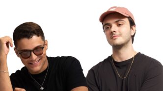 Édel e Zani, DJs brasileiros que conquistaram atenção de Keinemusik, lançam remix de "Yawa", do nigeriano Fireboy DML. Saiba mais.