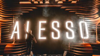 Alesso, DJ e produtor sueco, se apresenta no aniversário de 9 anos do Laroc Club neste sábado (12) com ingressos quase esgotados.