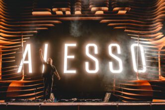 Alesso, DJ e produtor sueco, se apresenta no aniversário de 9 anos do Laroc Club neste sábado (12) com ingressos quase esgotados.