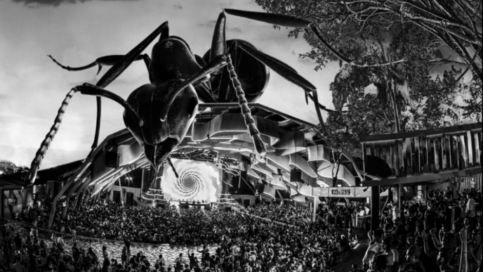 ANTS, famosa festa de Ibiza estreia neste sábado, 25, no Laroc Club Valinhos. Marca traz curadoria impecável entre house e techno.