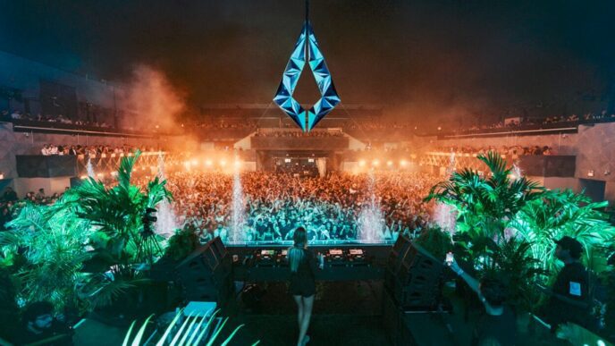 Nora En Pure, DJ e produtora Sul Africana, conhecida como a rainha do deep house, estreia no Brasil sua label party Purified, em maio.