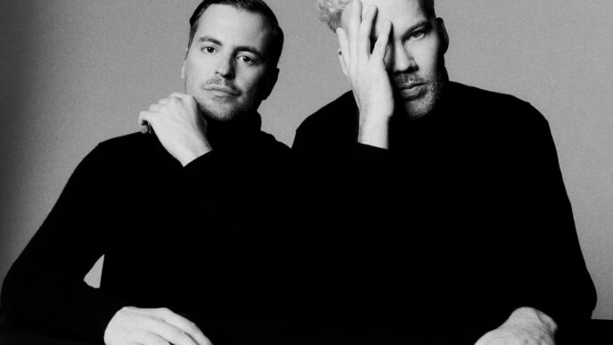 POLO & PAN, duo francês, traz sua mistura hipnótica de batidas e psicodelia tropical a São Paulo, em uma apresentação única.