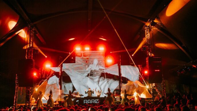 Raro chega a São Paulo com muita música eletrônica para celebrar a semana do orgulho LGBT+. Trazendo Barja, Bruno Be, Mila Journée e mais.