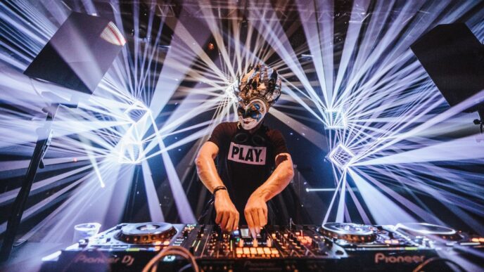 Boris Brejcha, aclamado DJ e produtor alemão, vai desembarcar na capital paranaense no próximo dia 20 de dezembro, para única apresentação.