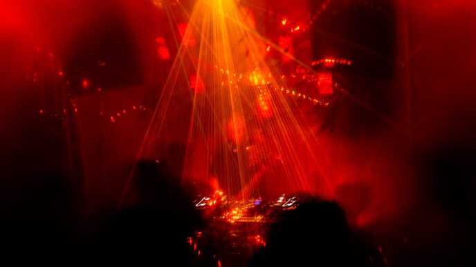 Metaphoros retorna no próximo dia 23 de maio, no Crema Club, para nova jornada catártica e de conexão nas mais variadas texturas do Techno.