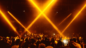 CAOS recebe a última data da turnê de 50 anos de D-Nox após reforma, com ZAC, Gui Accula e Graziano Raffa no lineup.