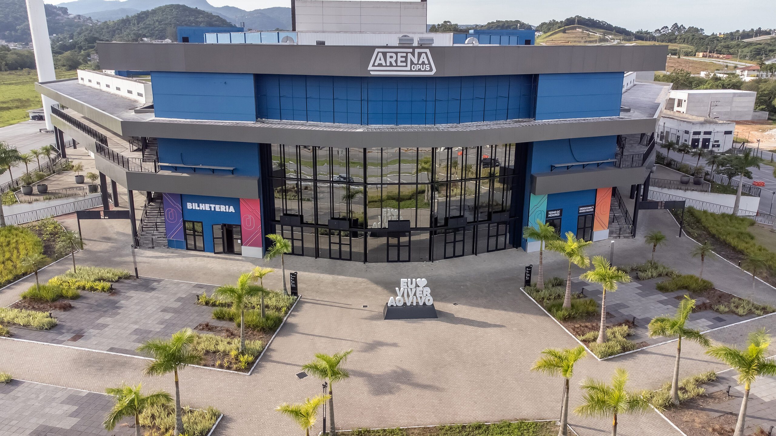 Com Armin van Buuren liderando o lineup da noite, Arena Opus entra no circuito dos grandes festivais de música eletrônica do Brasil.